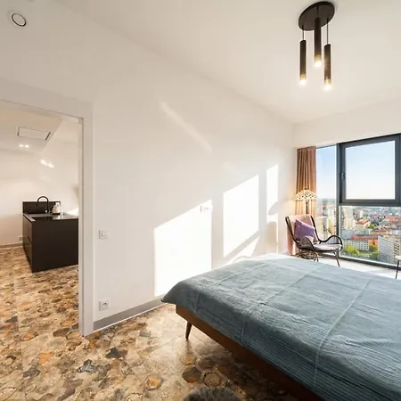 Ans Hanza Tower - 22nd Floor With View, Swimming Pool, Sauna, Jacuzzi, Viewing Terrace Lägenhet
