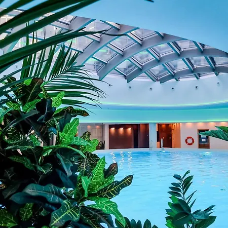 Ans Hanza Tower - 22nd Floor With View, Swimming Pool, Sauna, Jacuzzi, Viewing Terrace Lägenhet